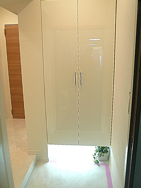 トーア新富マンション　トールサイズの玄関収納