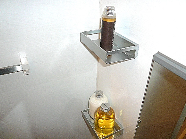 トーア新富マンション　浴室にある2つのトレイ