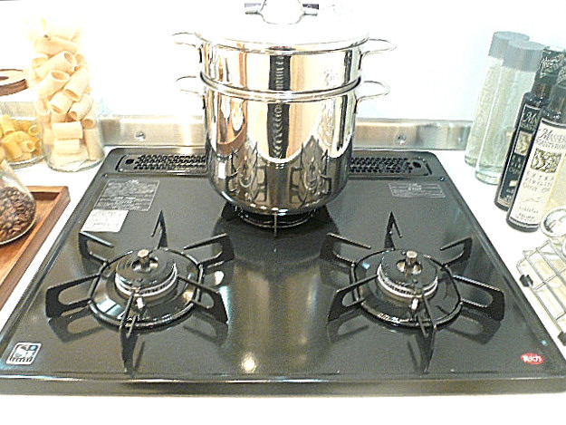 トーア新富マンション　3口コンロ