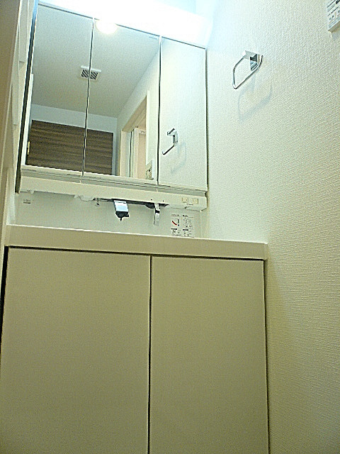 弦巻リハイム　洗面化粧台