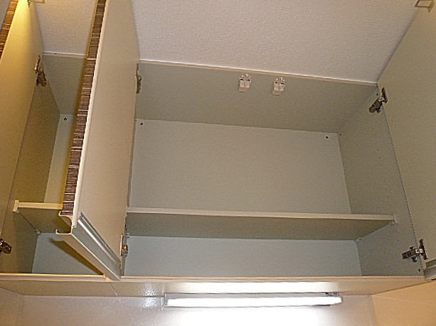 弦巻リハイム　キッチン吊戸棚