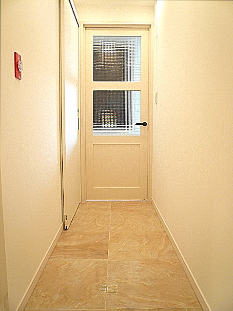 マンション駒場　お部屋へと続く廊下303