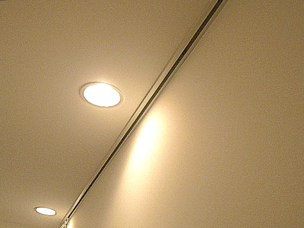 マンション駒場　廊下天井レール303