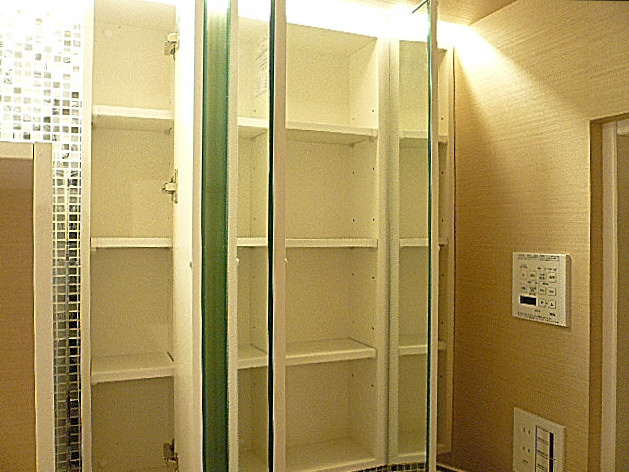 マンション駒場　洗面化粧台収納303