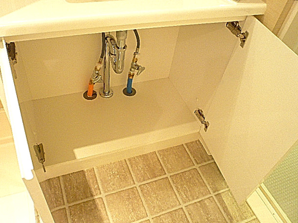 マンション駒場　洗面化粧台収納303