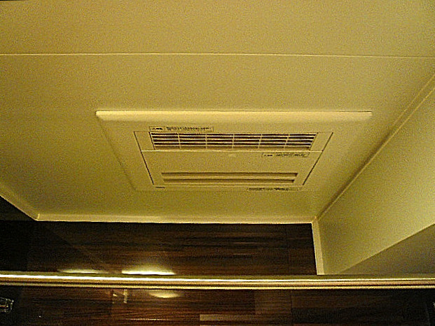 マンション駒場　浴室換気乾燥機303