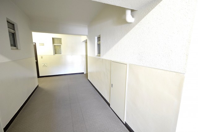 東海経堂マンション4F エントランス