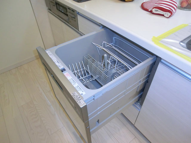 ビルトインタイプの食器洗浄機
