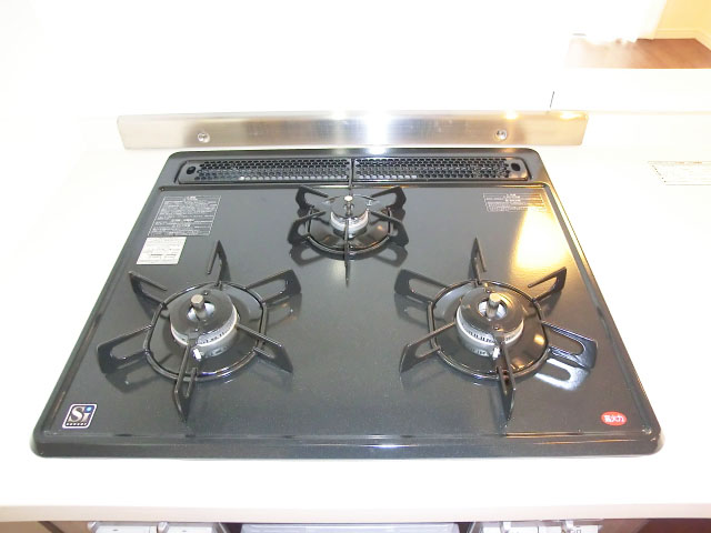 コンロは三口
