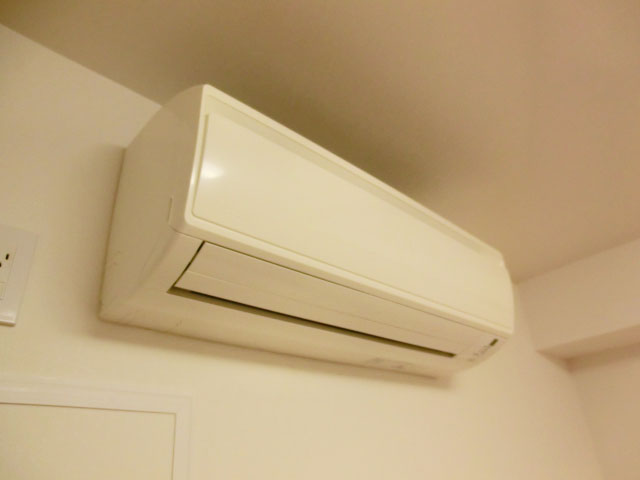 ハイホーム本陣　約5.2帖のサービススペース　エアコン