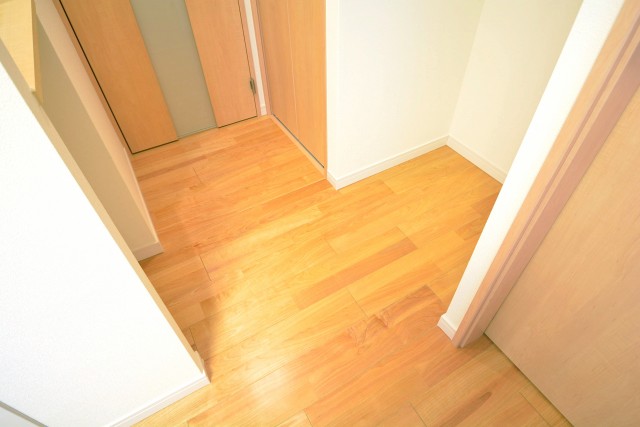 松濤ハウス　ダイニングキッチン入口スペース