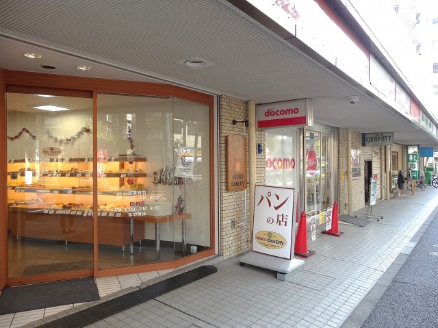 朝日白山マンション　1階店舗