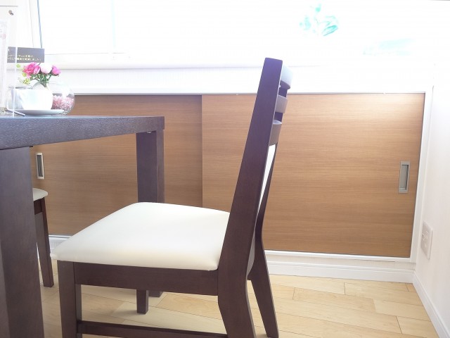 トキワパレス　カウンターの下に扉あり