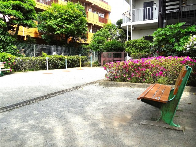 日商岩井第2玉川台マンション　お隣の公園