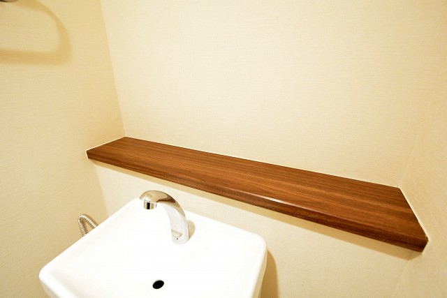 松濤ハウス　トイレの棚