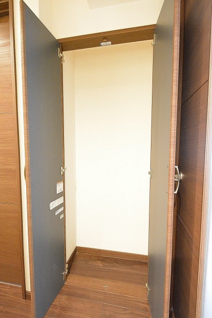 松濤ハウス　廊下収納