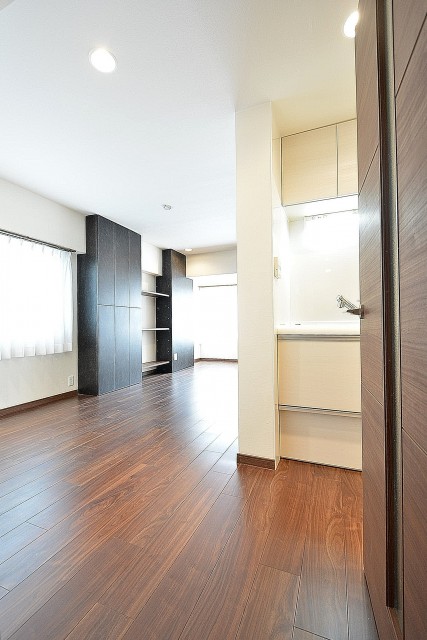 松濤ハウス　13.0帖LDKのドア