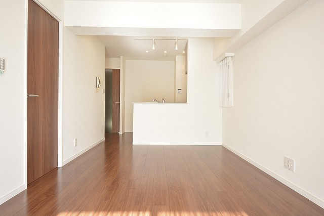 朝日白山マンション　約13.2畳の明るいＬＤＫ