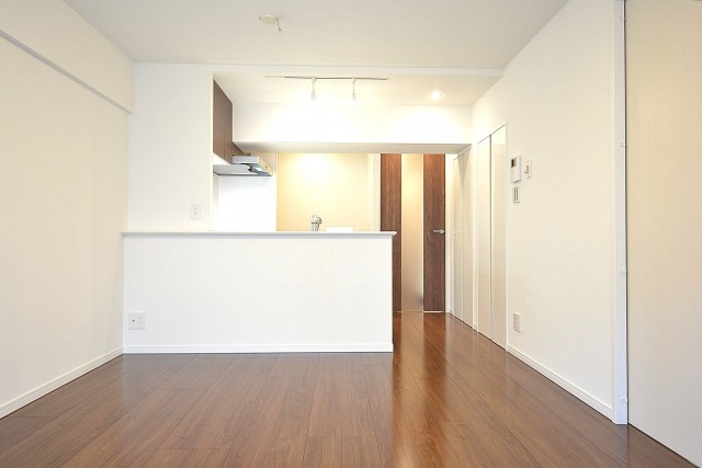 ストークマンション三田　約12.0畳の明るいLDK