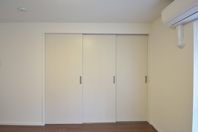 ストークマンション三田　3枚の可動式扉