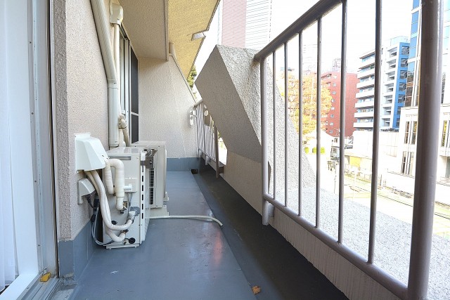 ストークマンション三田　東南向きバルコニー