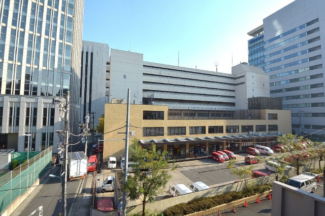 ストークマンション三田　バルコニーからは郵便局が見えます。