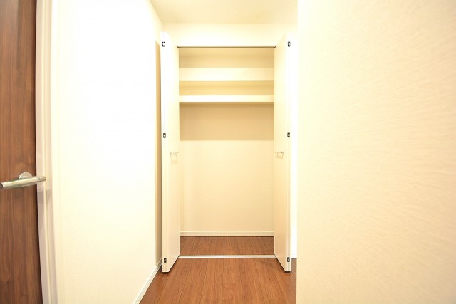 ハイツ日本橋中洲　廊下の収納