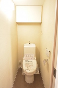 ハイツ日本橋中洲　ウォシュレット付きトイレ