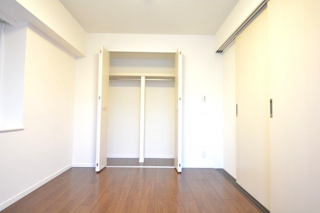 ハイツ日本橋中洲　約6.3畳の洋室のクローゼット