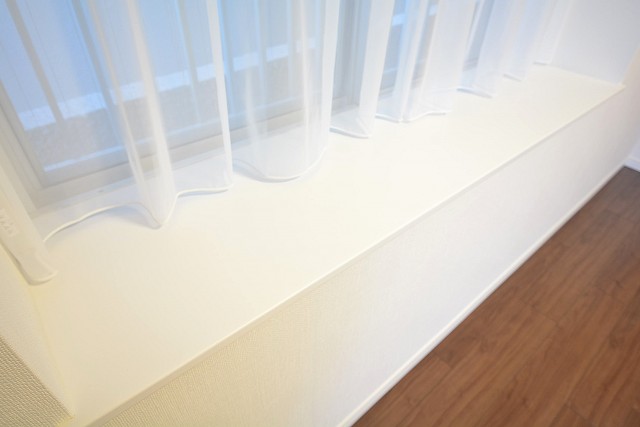 ハイツ日本橋中洲　約6.3畳の洋室の出窓