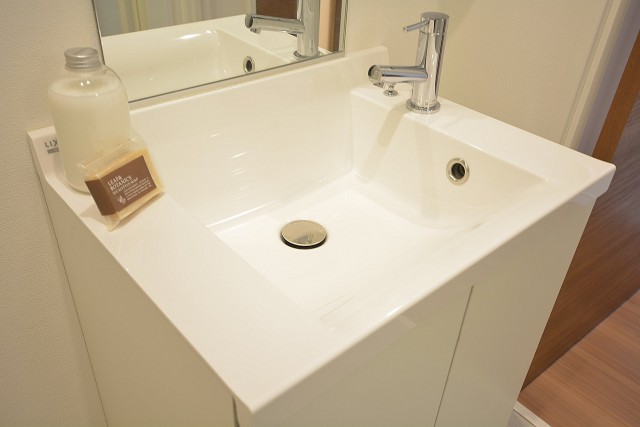 リア・マンシオン晴海　スタイリッシュなスクエア型洗面ボウル