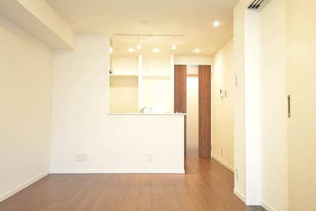 明石町アビタシオン　約12.5畳の南向きＬＤＫ