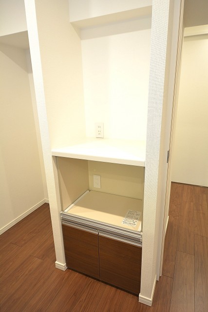 明石町アビタシオン　食器棚