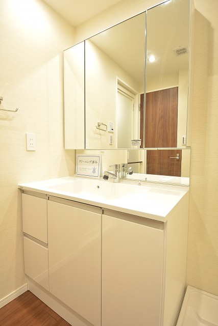 明石町アビタシオン　洗面化粧台