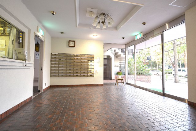 明石町アビタシン　エントランスホール