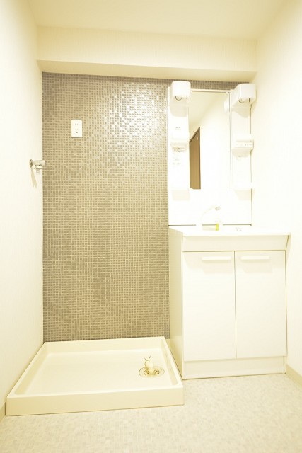 大森パークハイツ　洗面化粧台と洗濯機置場