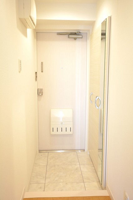 大森パークハイツ　明るい玄関ホール