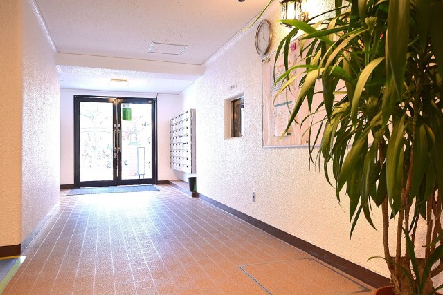 秀和南品川レジデンス　エントランス