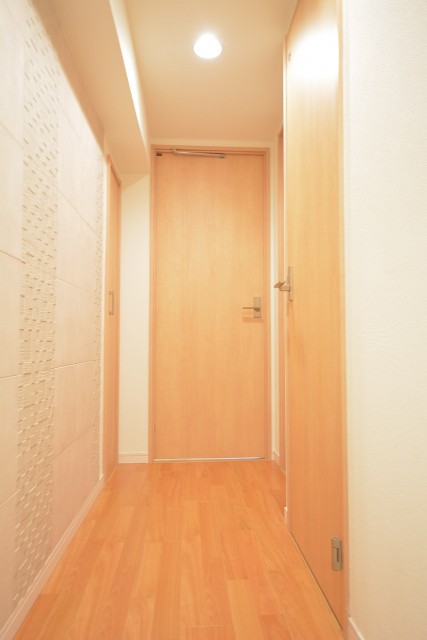 松濤ハウス　廊下壁面にはエコカラット♪