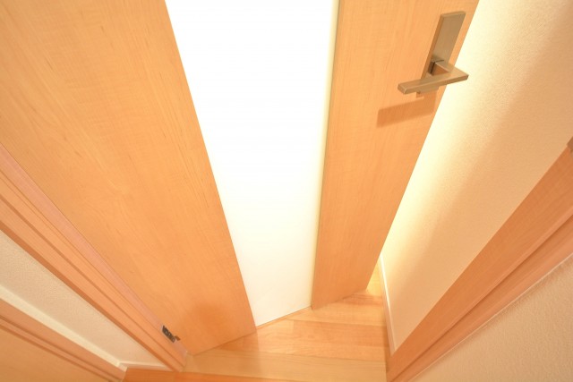 松濤ハウス　ダイニングキッチン扉