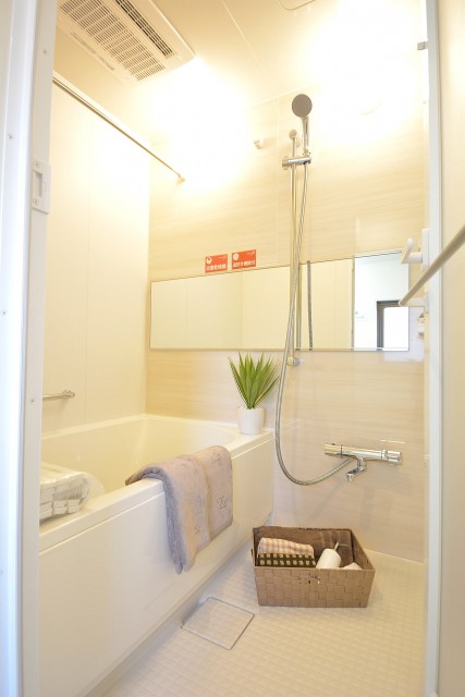 松濤ハウス　追い焚きと浴室乾燥機能付きバスルーム