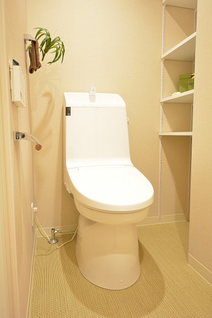 ウォシュレット付きトイレ