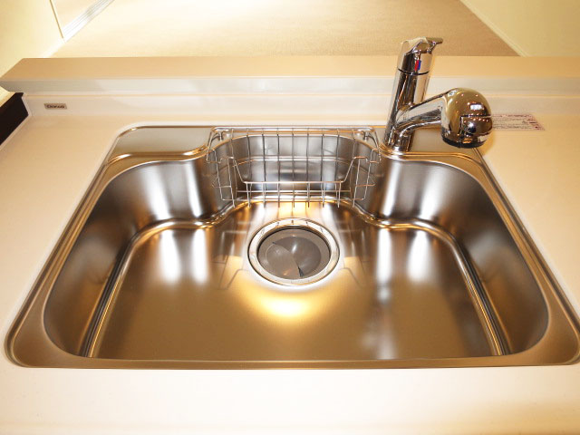 シンクには浄水器一体型水栓