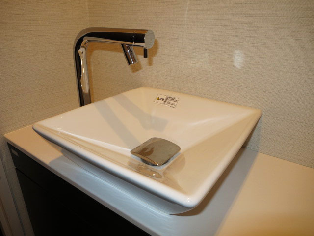 トイレには手洗い場＆カウンター