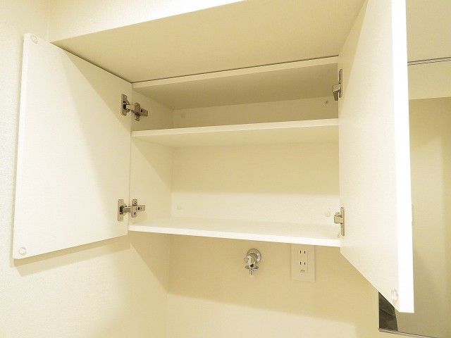 グリーンキャピタル広尾　吊戸棚