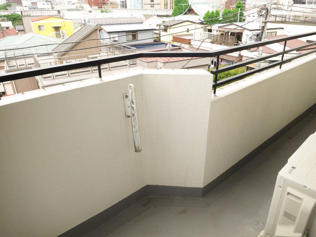 ほぼ南向きのバルコニー