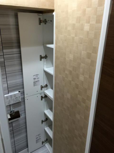 クレベール西新宿フォレストマンション　トイレ収納