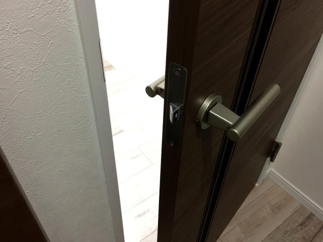 クレベール西新宿フォレストマンション　お部屋へ