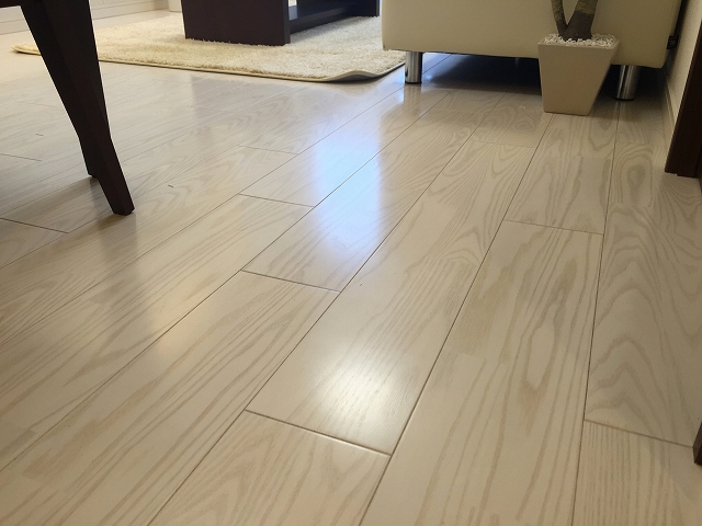 シャンボール柿の木坂　リビングダイニングキッチンフローリング