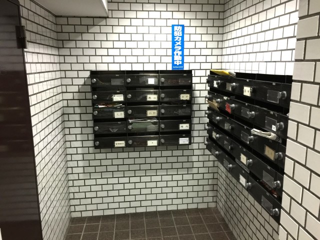 マンションフロイント麻布　集合ポスト